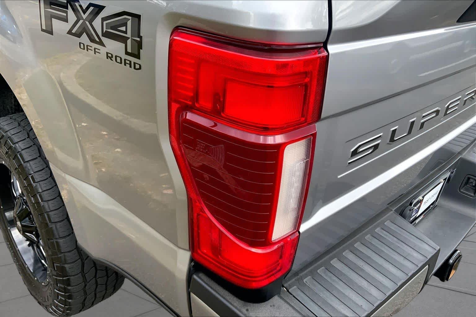 Used 2020 Iconic Silver Ford LARIAT image 27