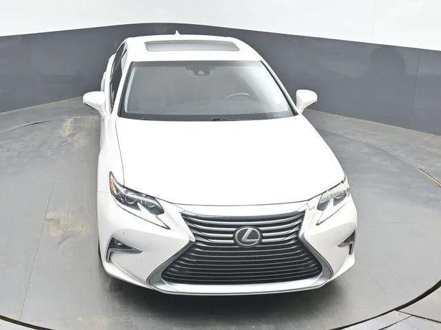 Used 2017 White Lexus 350 image 30