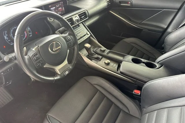 Used 2020 White Lexus 350 image 11