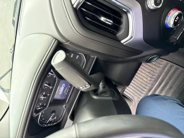 Used 2022 Quicksilver Metallic GMC Elevation image 29