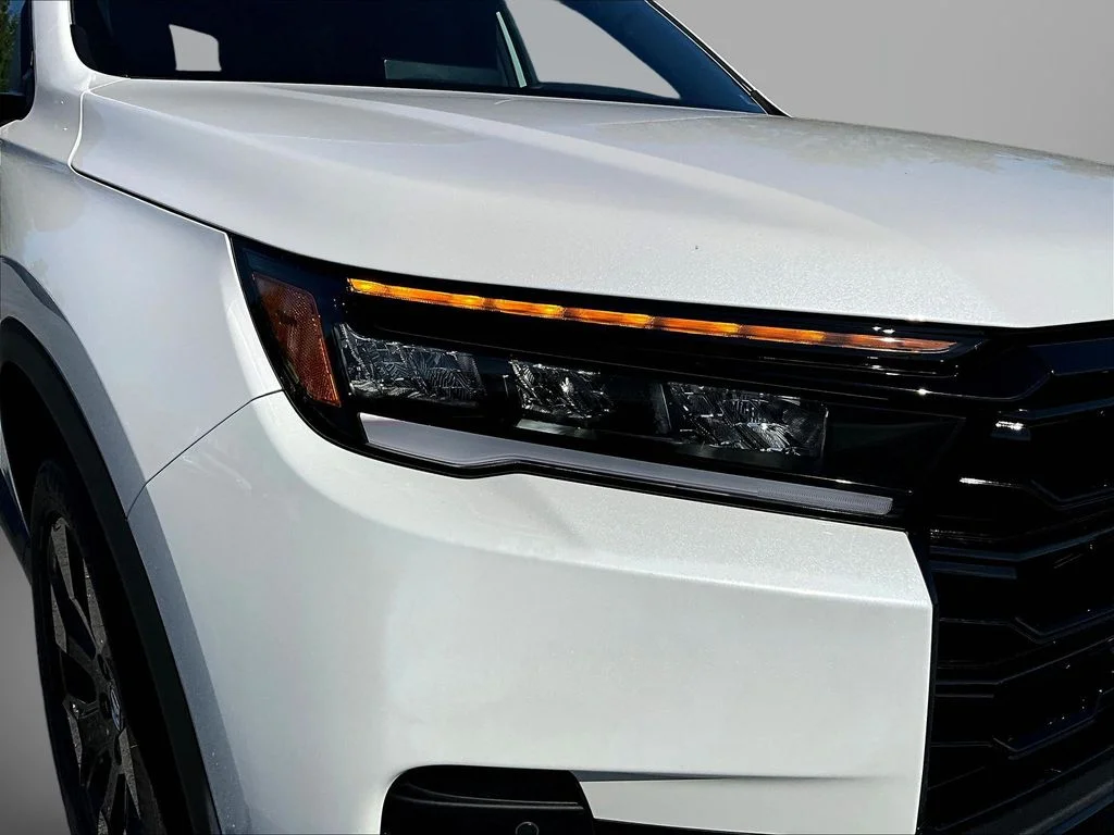 New 2026 Platinum White Pearl Honda AWD Black Edition image 30