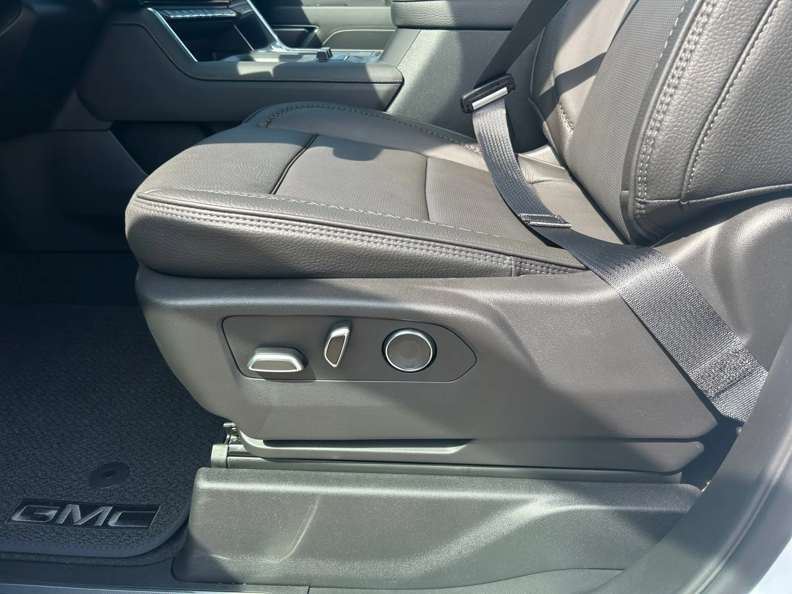New 2026 Glacier White Tricoat GMC Denali image 14