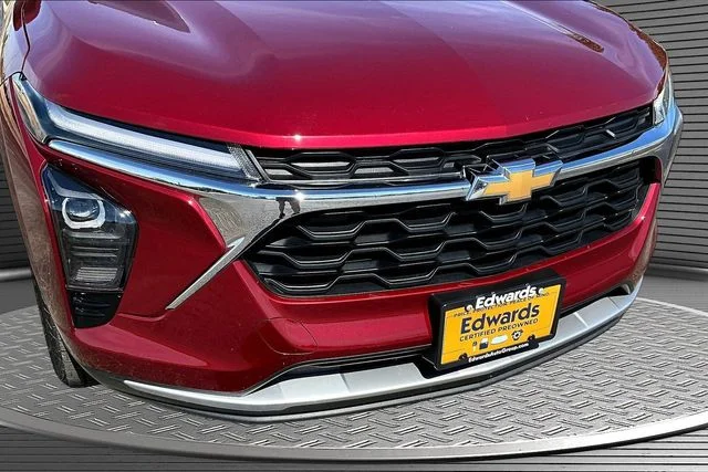 Used 2025 Red Chevrolet LT image 32
