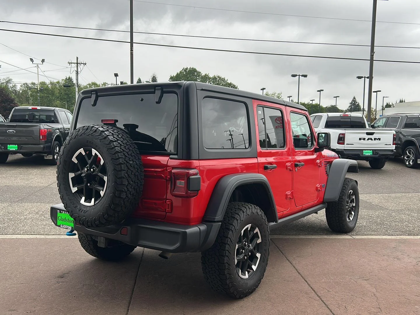 Used 2024 Firecracker Red Clearcoat Jeep Rubicon image 5