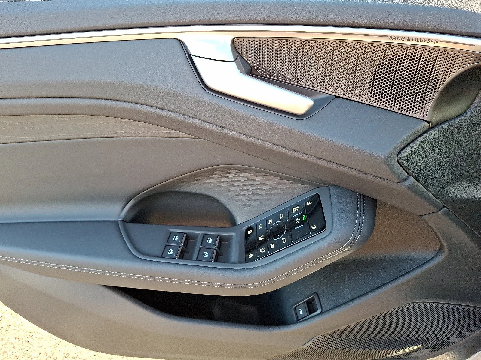 New 2026 Glacier White Metallic Audi Premium Plus image 9