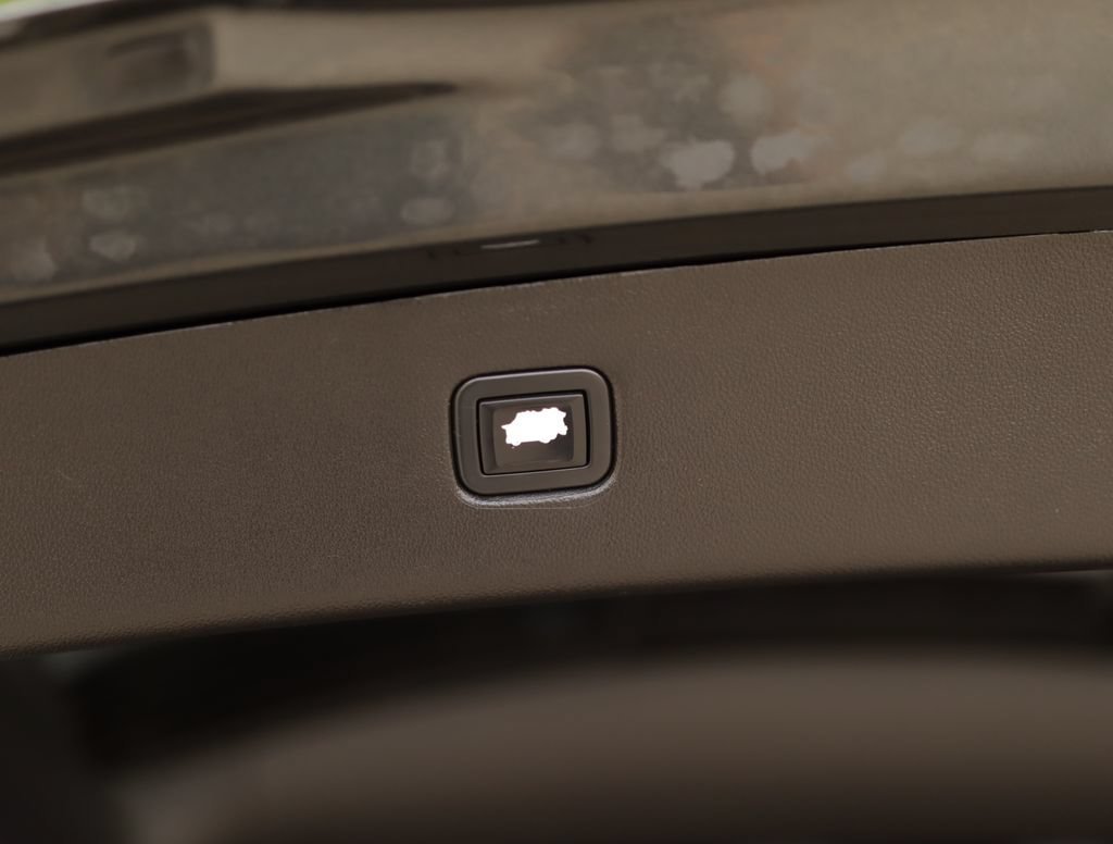 Used 2020 NIGHTFALL GRAY METALLIC Chevrolet LT image 27
