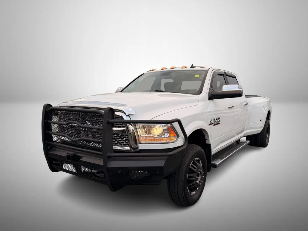 Used 2016 White Ram Laramie image 2