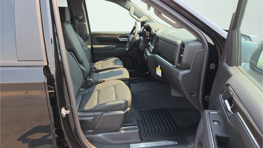 New 2026 Black Chevrolet LT image 32