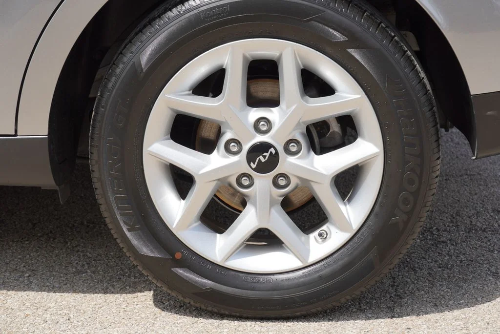 Used 2024 Gray Kia LX image 9