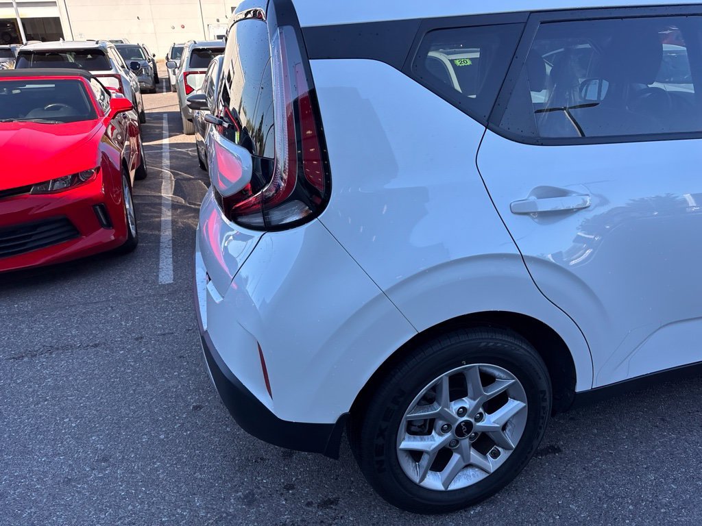 Used 2025 White Kia LX image 15