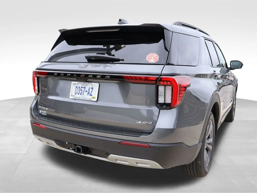 New 2026 Carbonized Gray Metallic Ford Active image 13