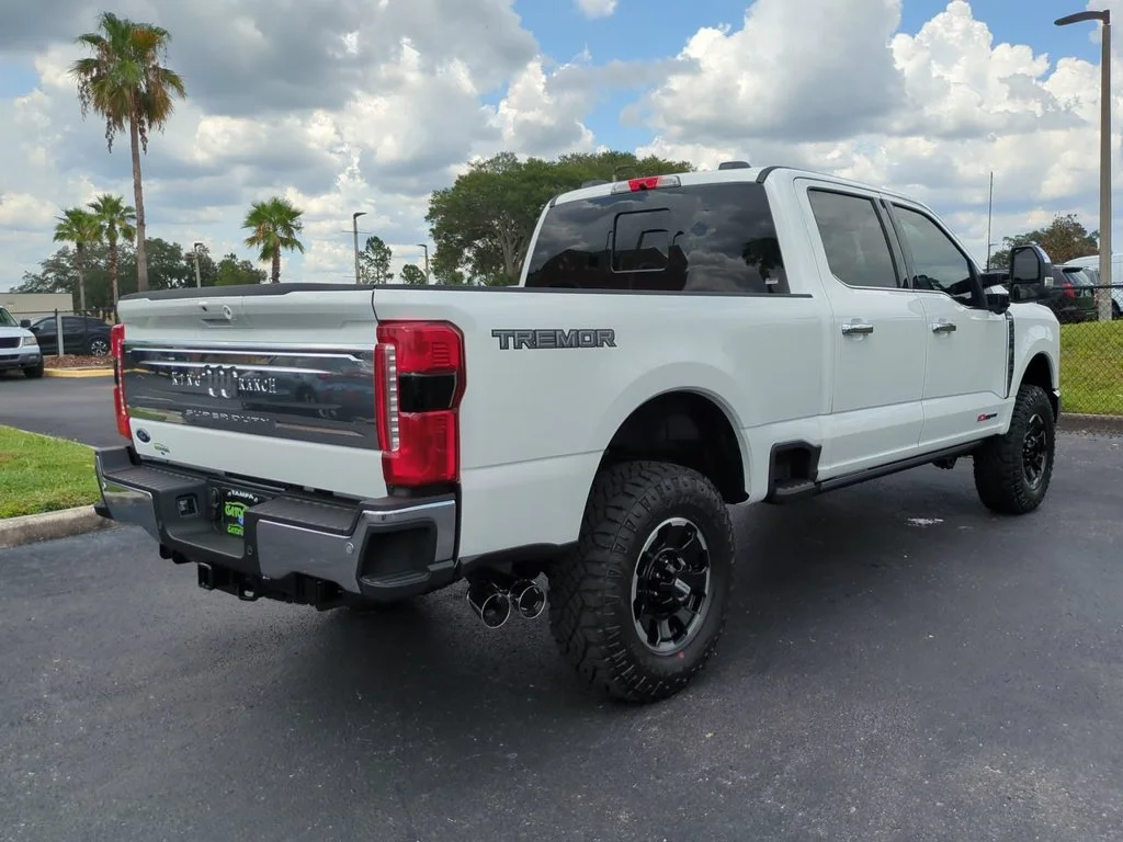 New 2026 Star White Metallic Tri-Coat Ford F-350® King Ranch® image 5