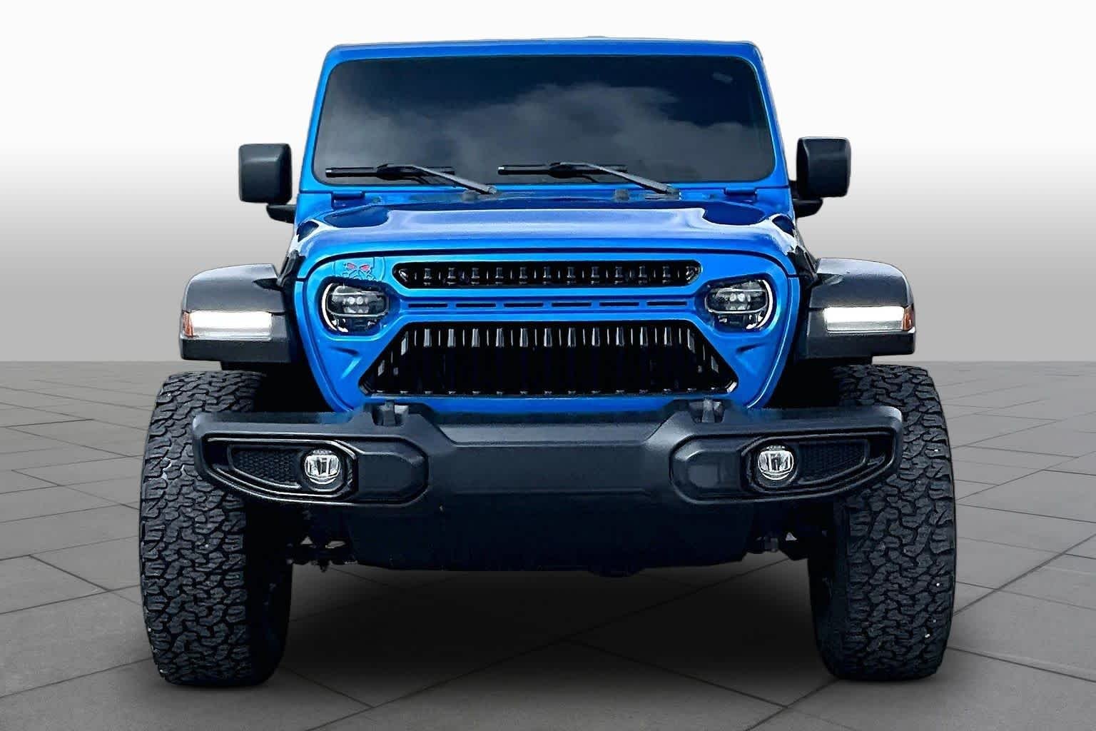 Used 2022 Hydro Blue Pearlcoat Jeep Unlimited High Tide image 3