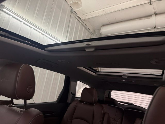 Used 2021 White Frost Tricoat Buick Avenir image 39