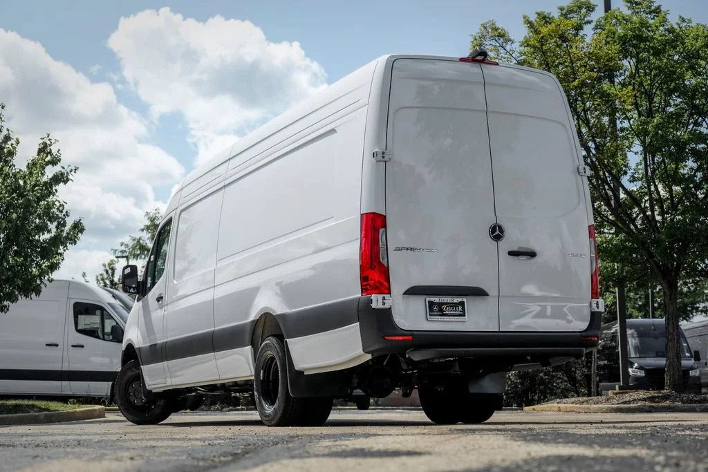 New 2026 Arctic White Mercedes-Benz Extended Cargo Van 170 in. WB image 32