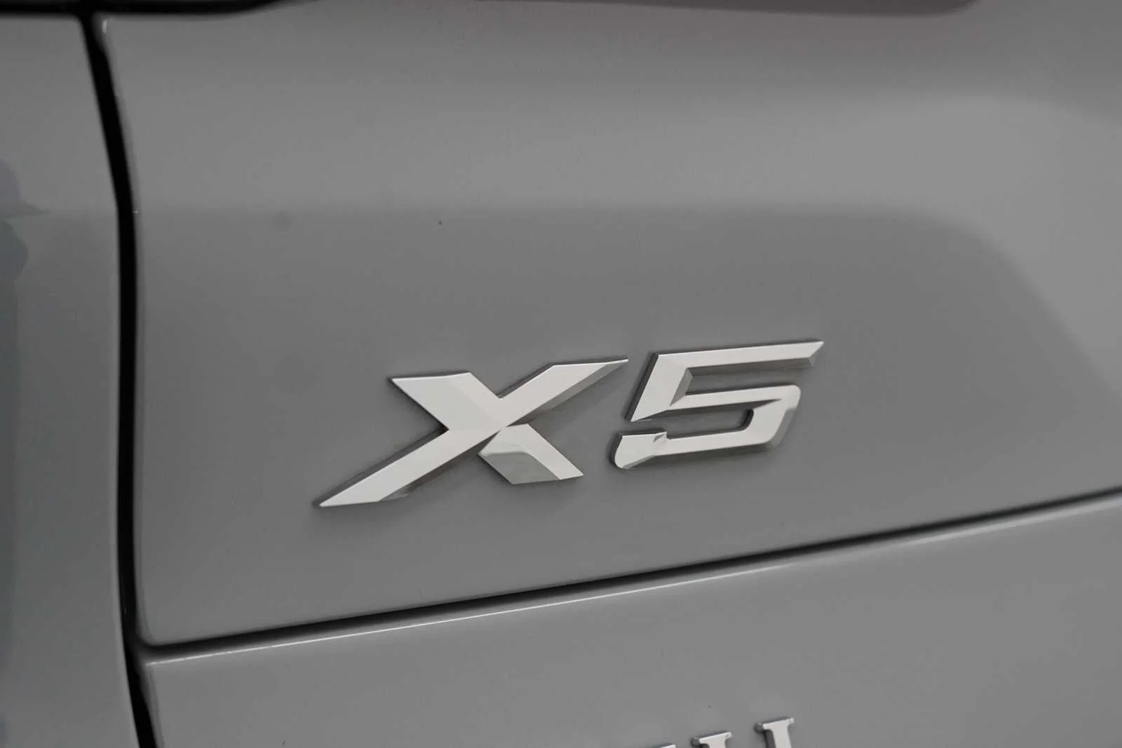 Used 2026 Brooklyn Grey Metallic BMW sDrive40i image 9