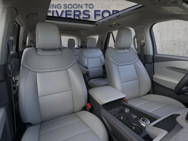 New 2026 Star White Metallic Tri-Coat Ford Active image 10