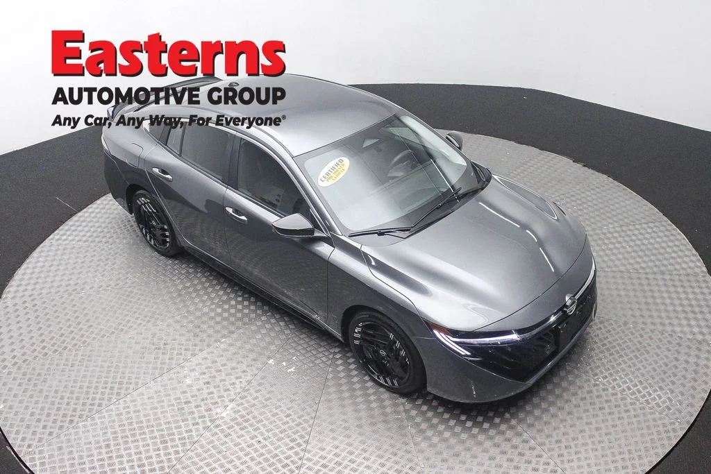 Used 2026 Gray Nissan SR image 3