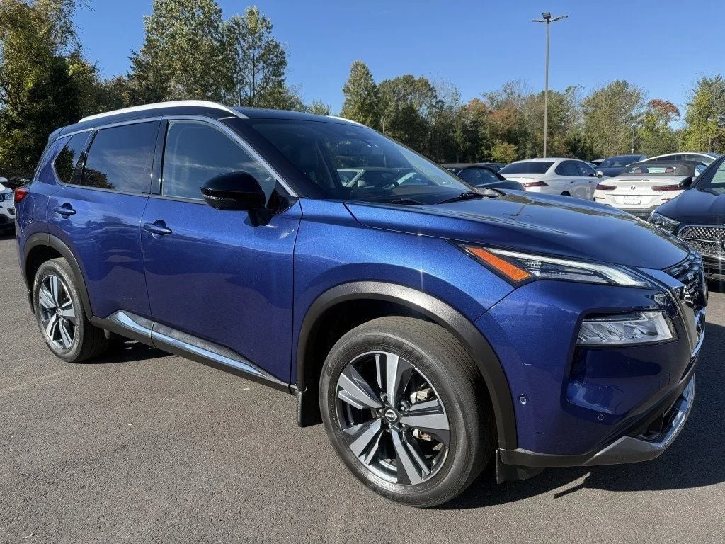 Used 2023 Caspian Blue Metallic Nissan AWD SL image 2