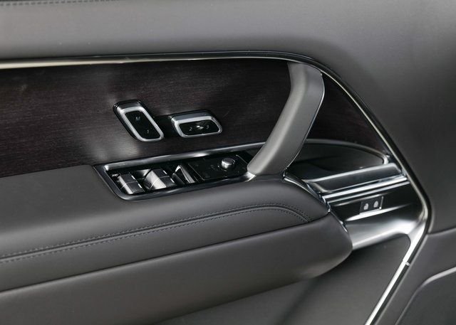 New 2026 Santorini Black Land Rover SE image 26