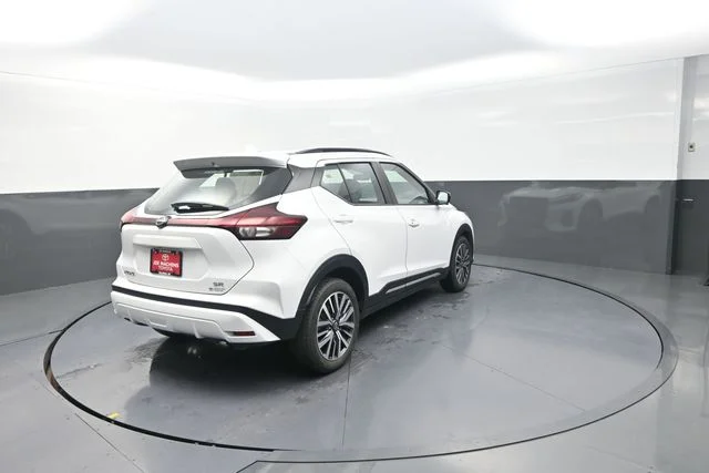 Used 2024 White Nissan SR image 91