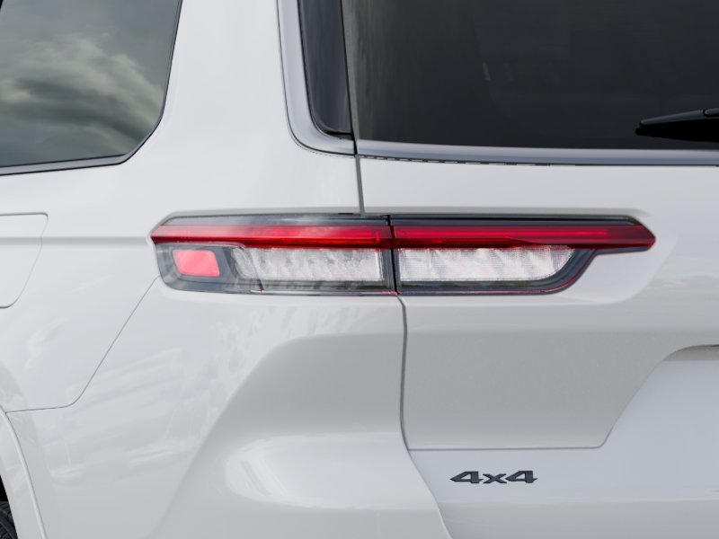 New 2027 Bright White Clear-Coat Paint Jeep Limited image 5