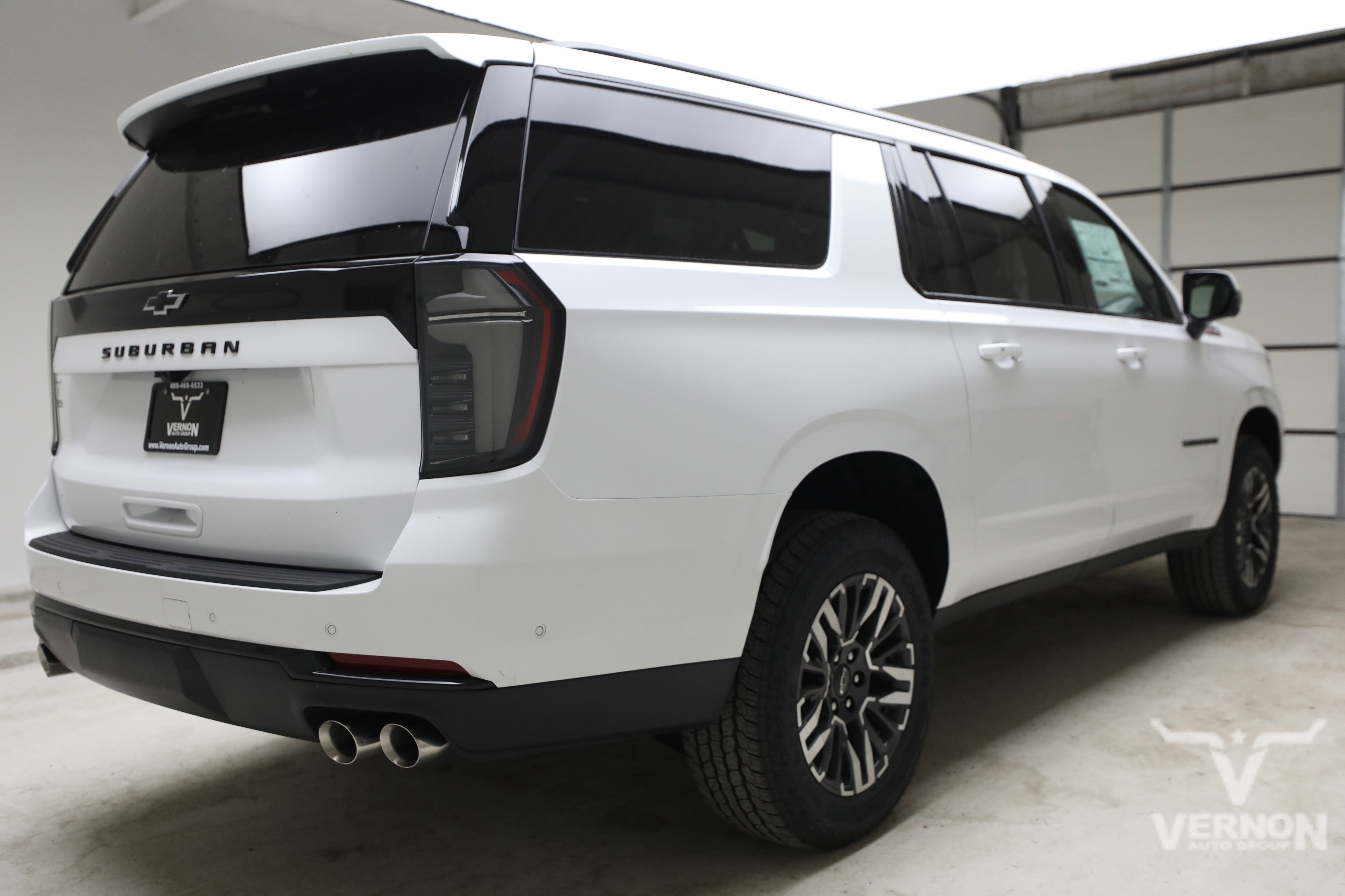 New 2026 Summit White Chevrolet N image 5