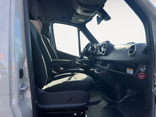 New 2026  Mercedes-Benz Cargo 144 WB image 15