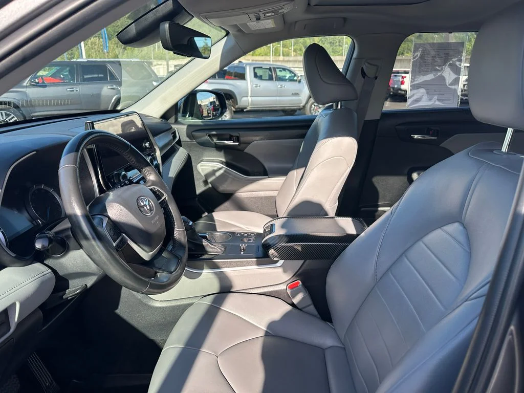 Used 2023 Gray Toyota XLE image 13