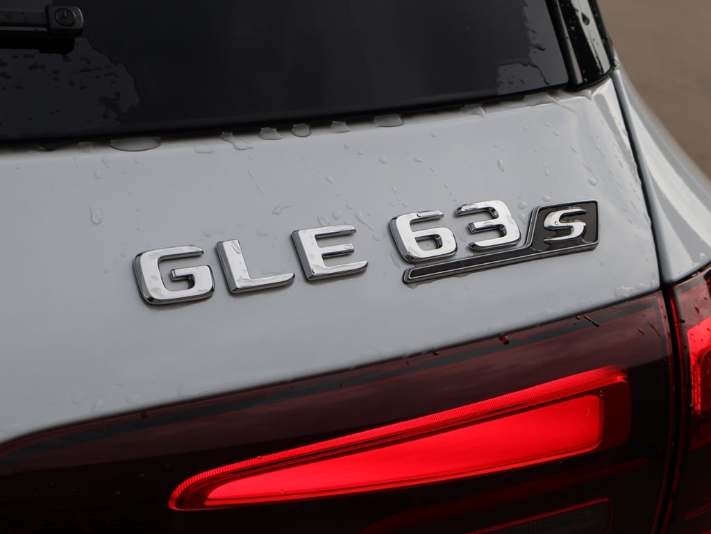 New 2026 MANUFAKTUR Moonlight White Metallic Mercedes-Benz GLE 63 S AMG® image 8