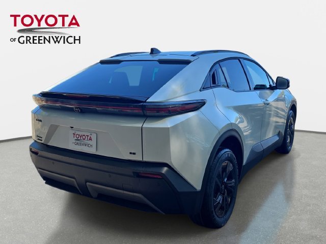 New 2026 Wind Chill Pearl Toyota SE image 3