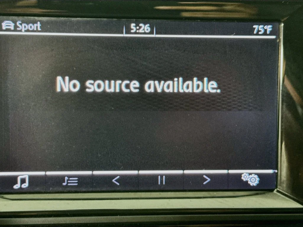 Used 2015 Silver Volkswagen 2.0T SE image 17