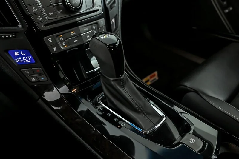 Used 2013 Black Diamond Tricoat Cadillac  image 31