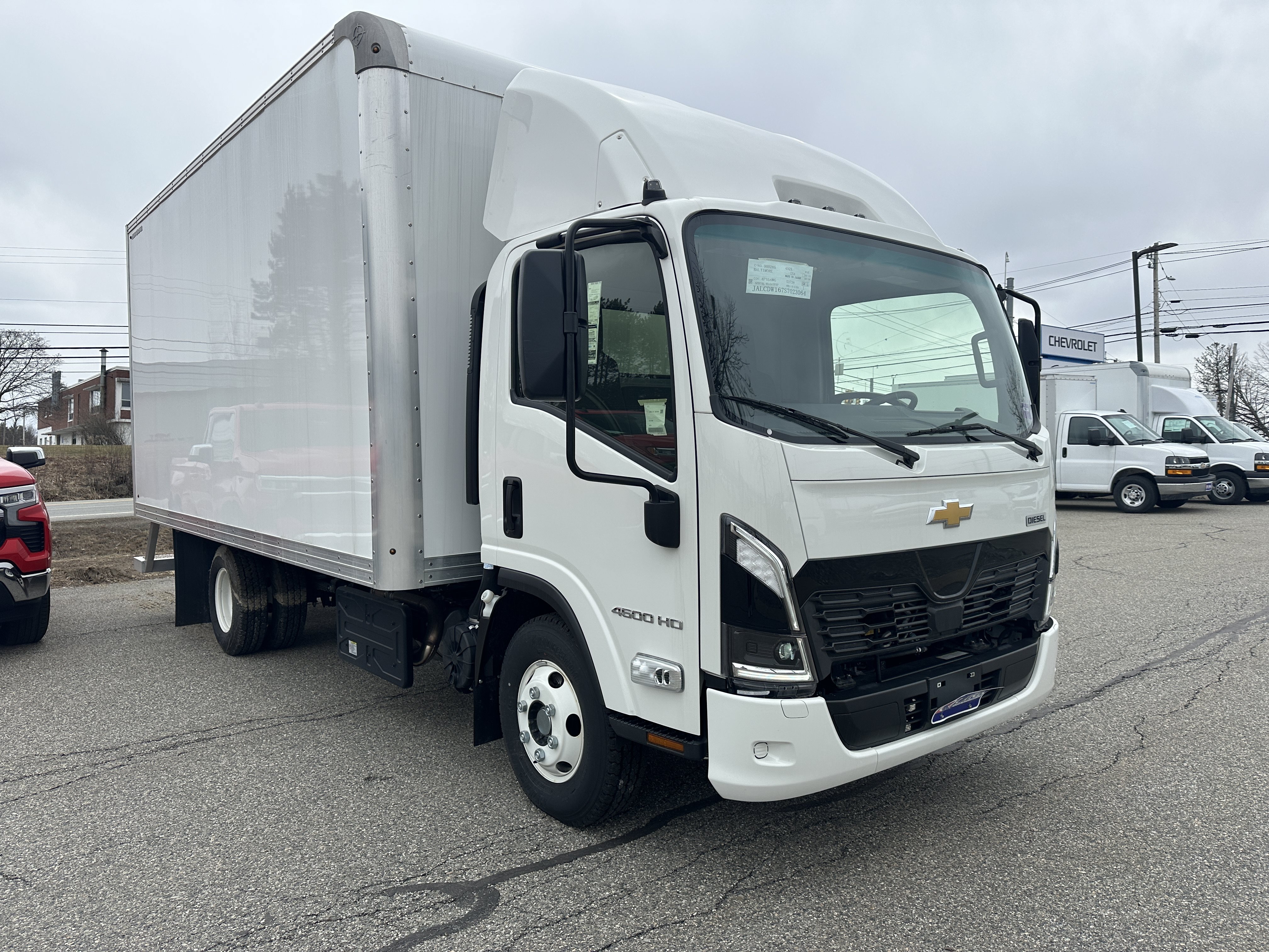 New 2025 Arc White Chevrolet  image 8