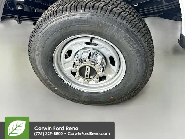 New 2026 Oxford White Ford XL image 30