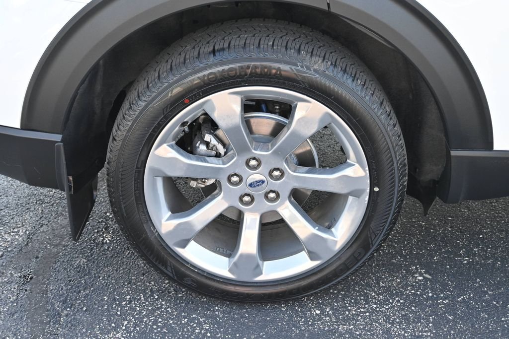 Used 2020 White Metallic Ford Platinum image 16
