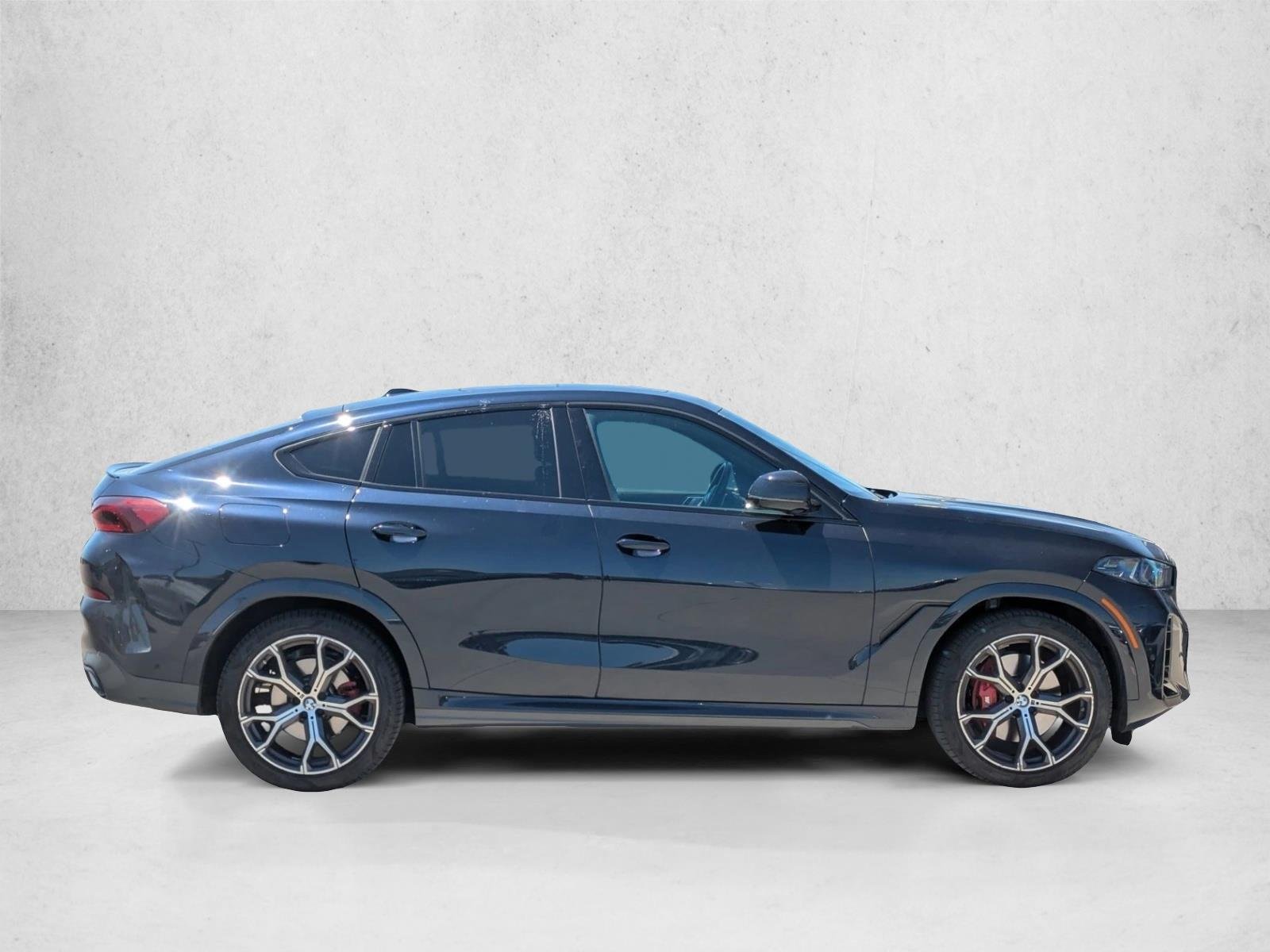 Used 2024 Carbon Black Metallic BMW xDrive40i image 4