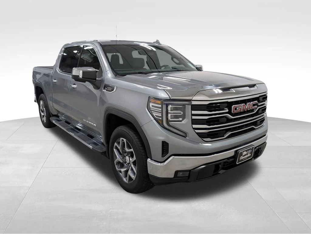 Used 2025 Sterling GMC SLT image 21