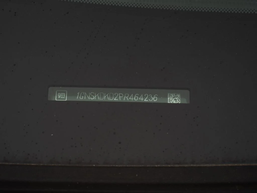 Used 2023 White Chevrolet Z71 image 33
