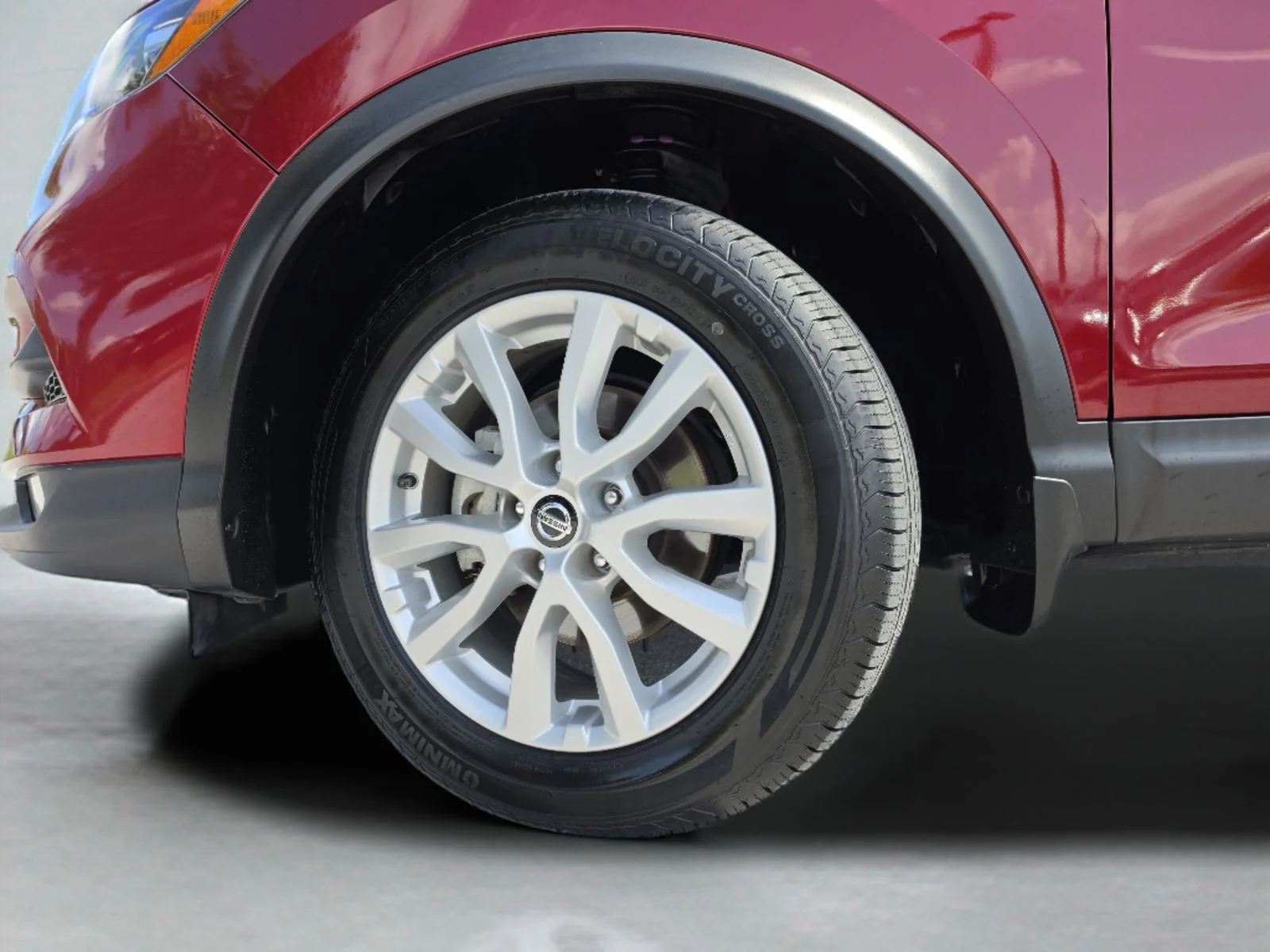 Used 2022 Red Nissan SV image 40