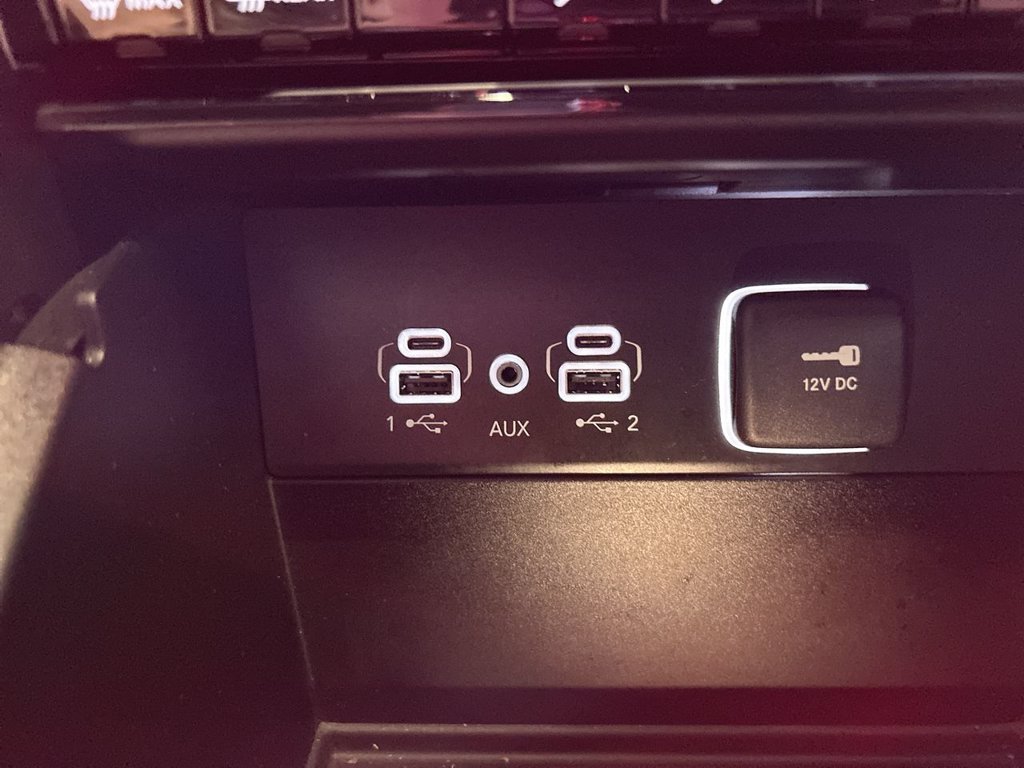 Used 2025 Velvet Jeep Limited image 33