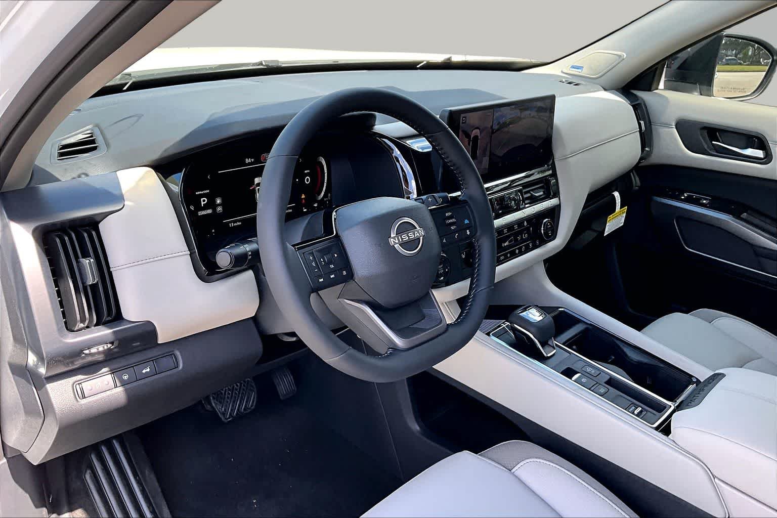 New 2026 Everest White Pearl TriCoat Nissan SL image 10
