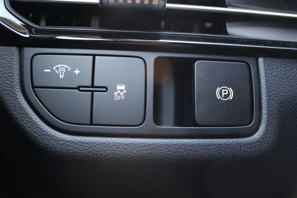New 2026 White Kia LX image 21