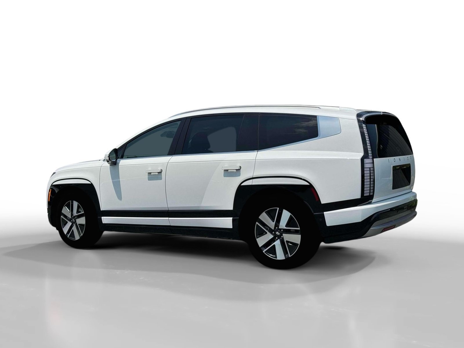 New 2026 Snow White Pearl Hyundai SEL image 4