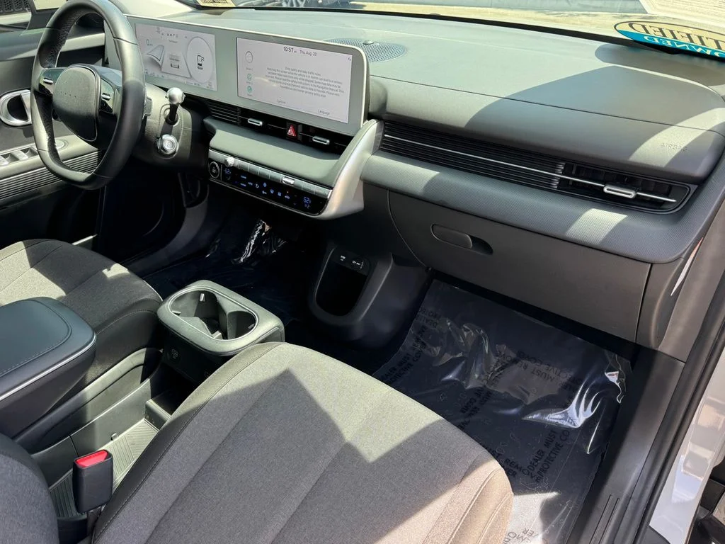 Used 2024 Gray Hyundai SE image 5