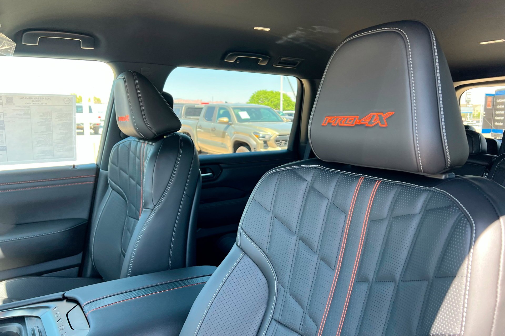 2025 Nissan Armada PRO-4X - Photo 17