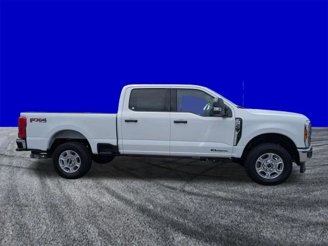 New 2026 Oxford White Ford F-250® XLT image 3