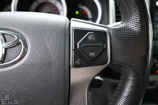 Used 2015 White Toyota Base image 24