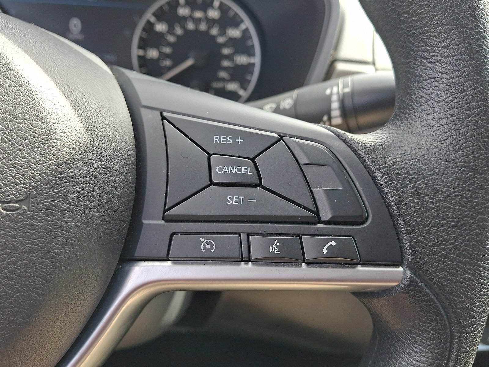 Used 2025 Pearl White Tricoat - QAB Nissan SV AWD image 21