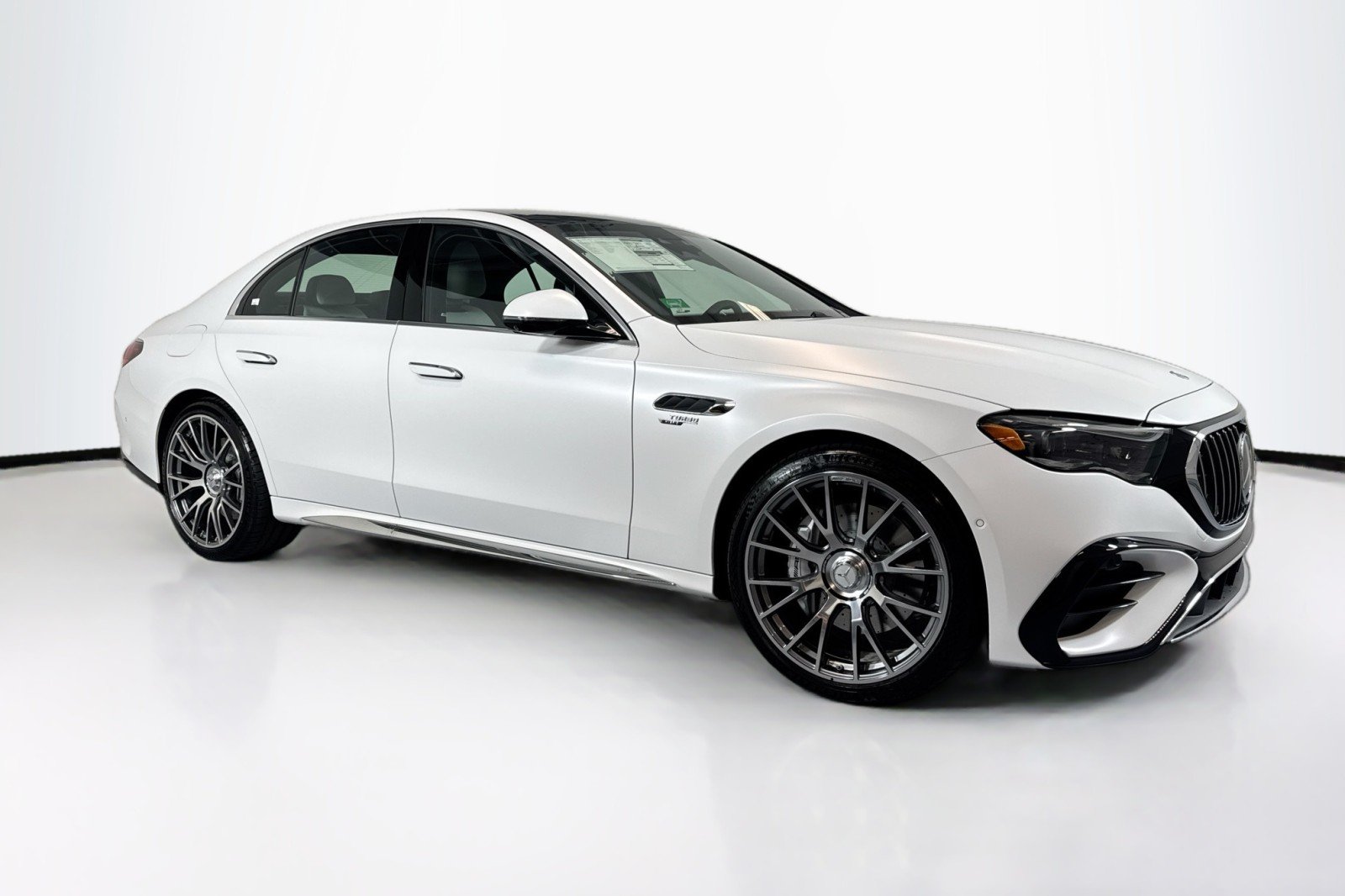 New 2026 MANUFAKTUR Moonlight White Magno Mercedes-Benz AMG® E 53 E 4MATIC+ Sedan image 3